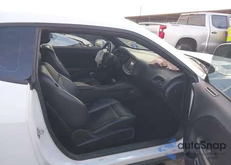 2015 Dodge Challenger R/T z USA, uszkodzony, nr VIN 2C3CDZAT1FH906374